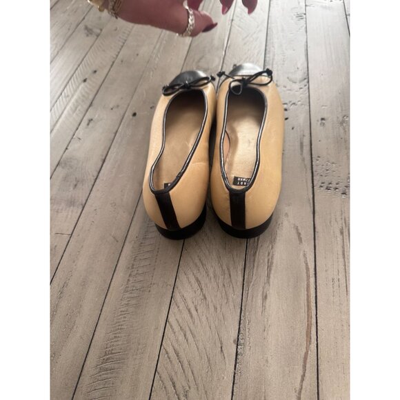 Stuart Weitzman Leather Bow Cap Toe Ballet Ballerina Flats Beige Black 8.5 - Picture 3 of 5